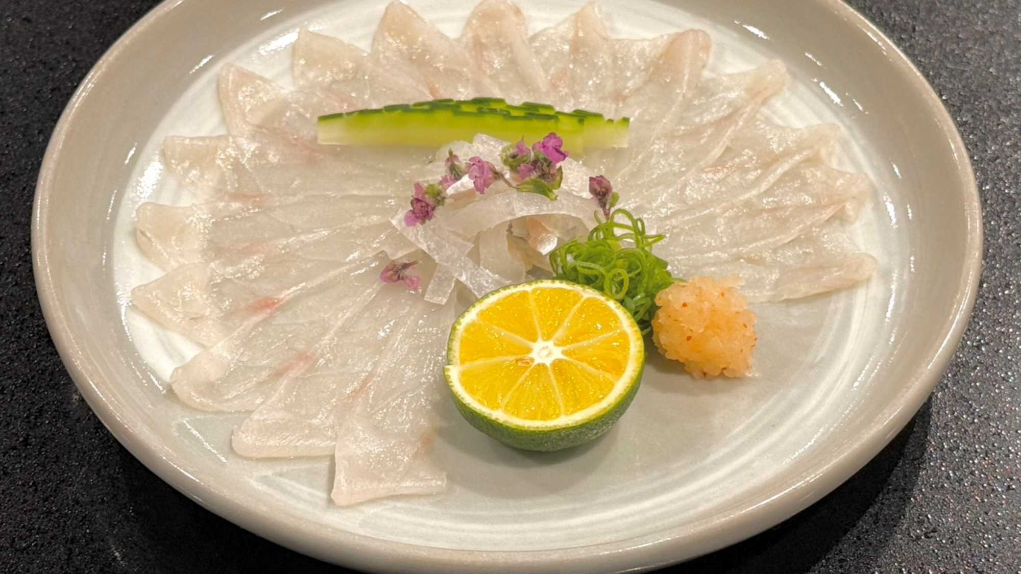 河豚の薄造り