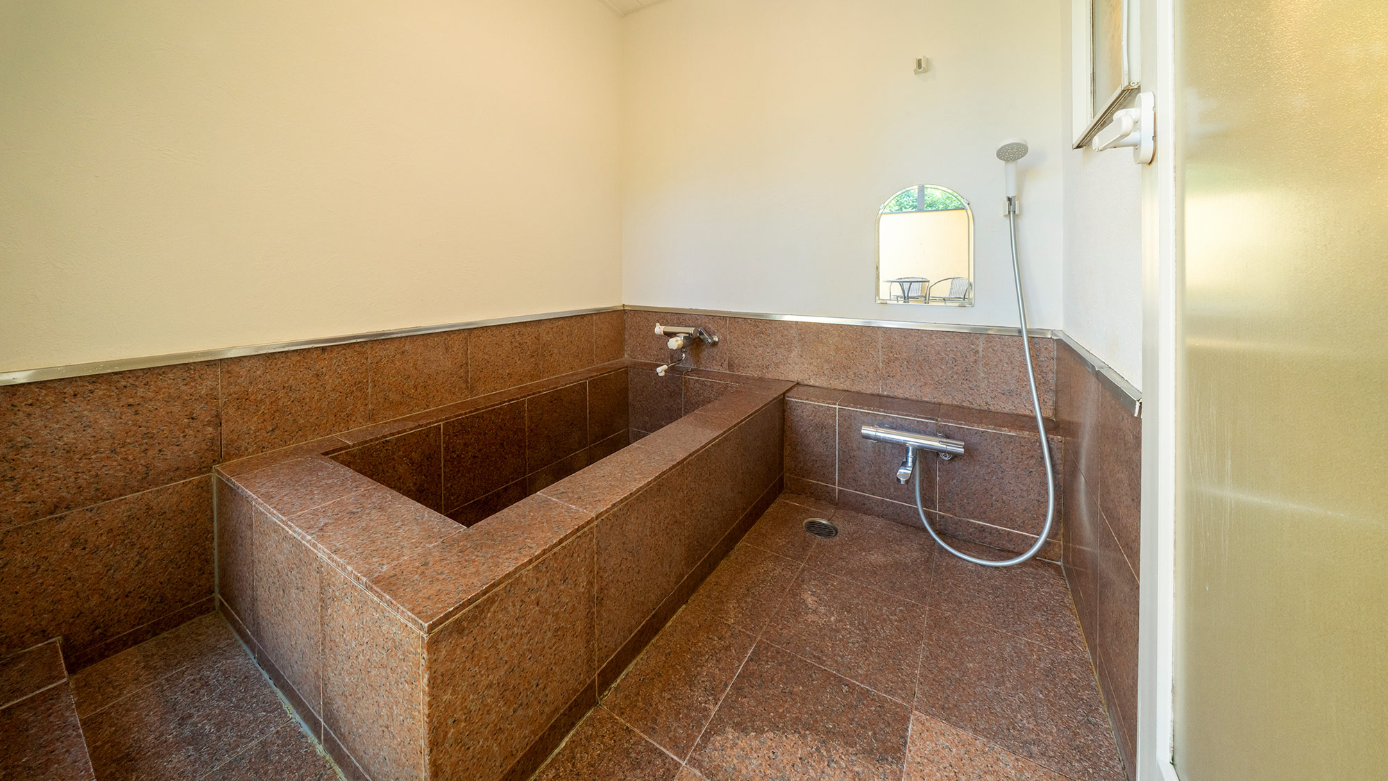 【別館７号室】