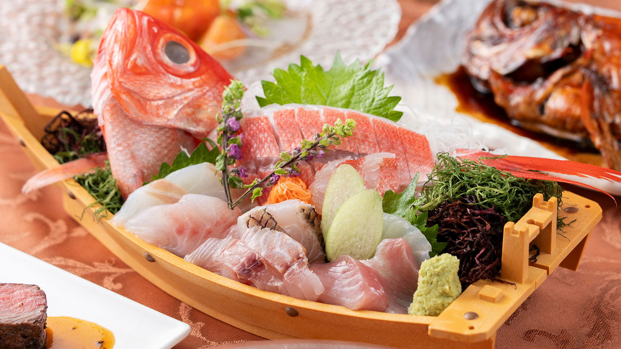 【別注料理】地魚のお造り（＊コース料理のお造りをアップグレードさせていただきます。）