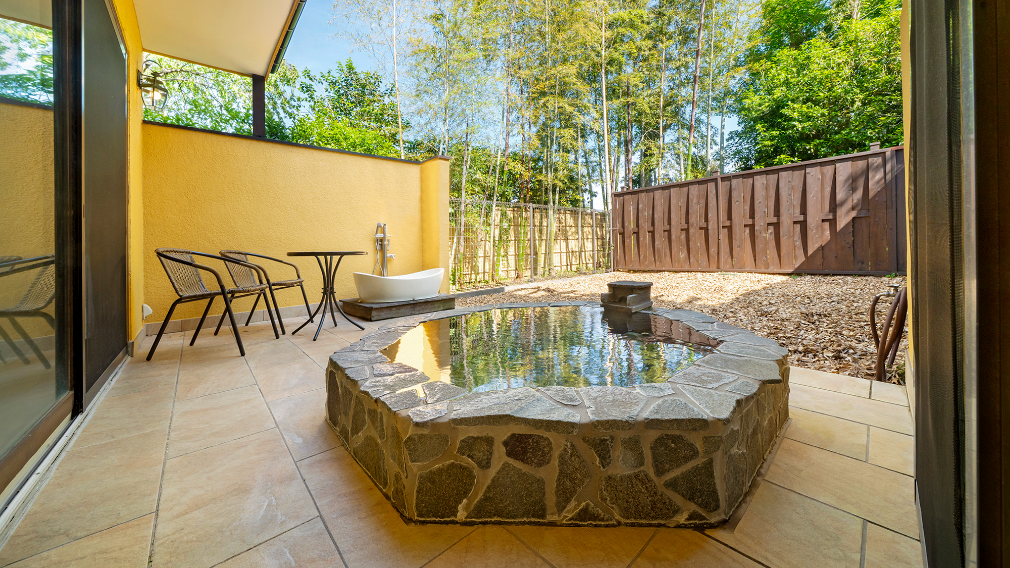 【別館７号室】