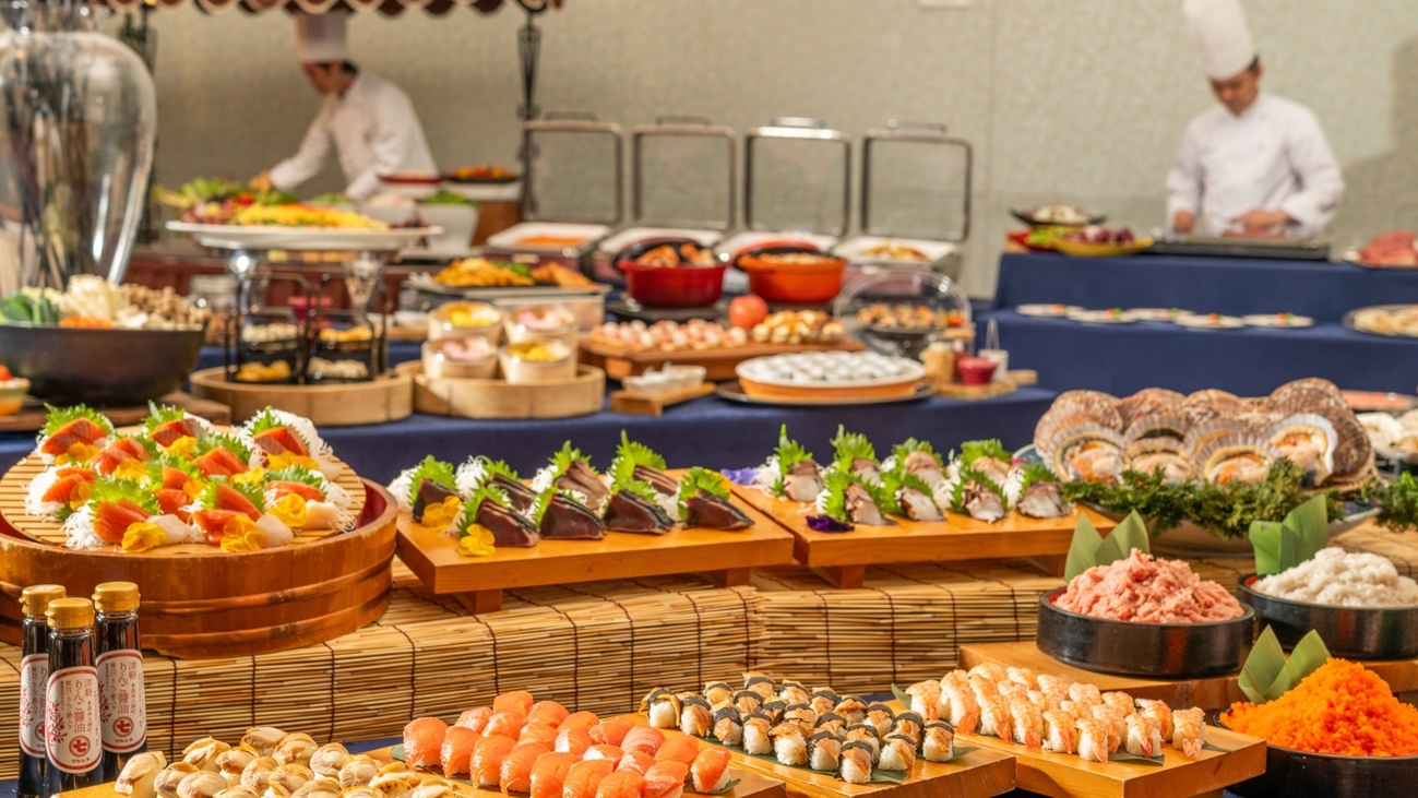 【5％OFF】【楽天スーパーSALE】夕食は青森ならではの海産物と本格中華など約50種類の食べ放題