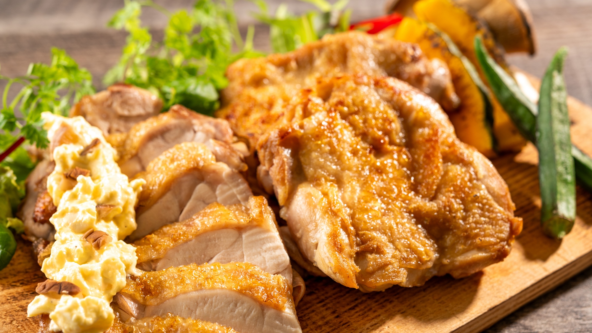 【青森の夏ビュッフェ】チキンのいぶりがっこ入りハニーマスタード焼き（7月～8月）