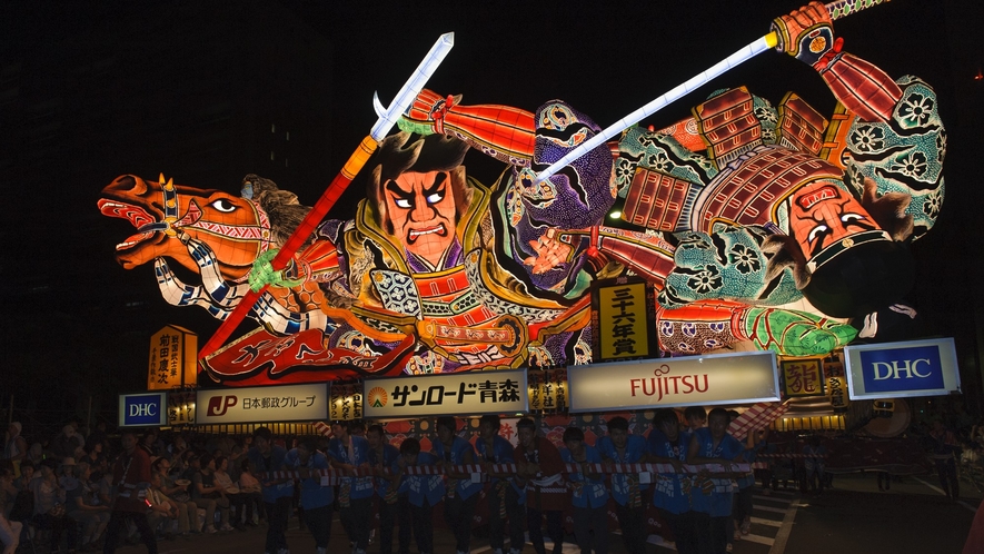 青森ねぶた祭／東北三大祭りの一つとされています。