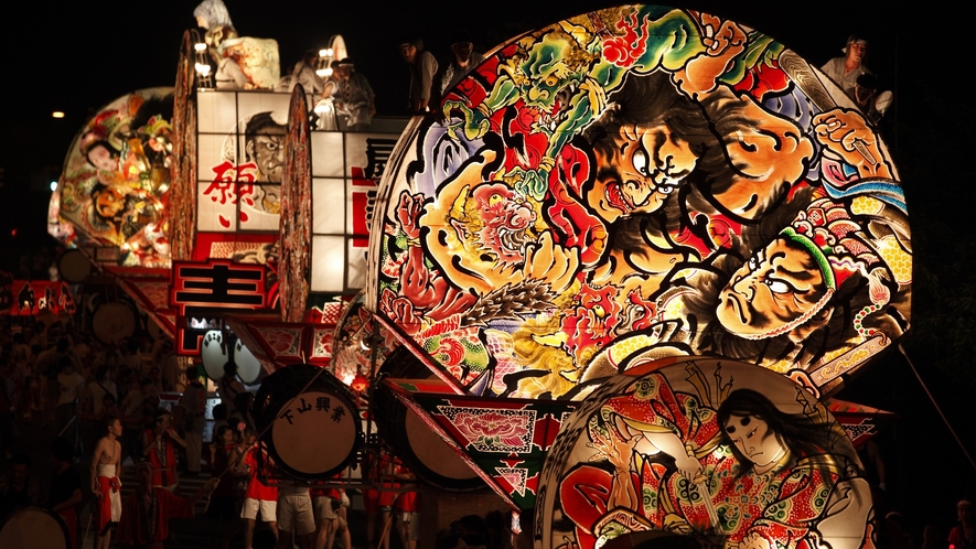 弘前ねぷたまつり／青森県弘前市で開催される弘前四大まつりのひとつである夏祭りです。