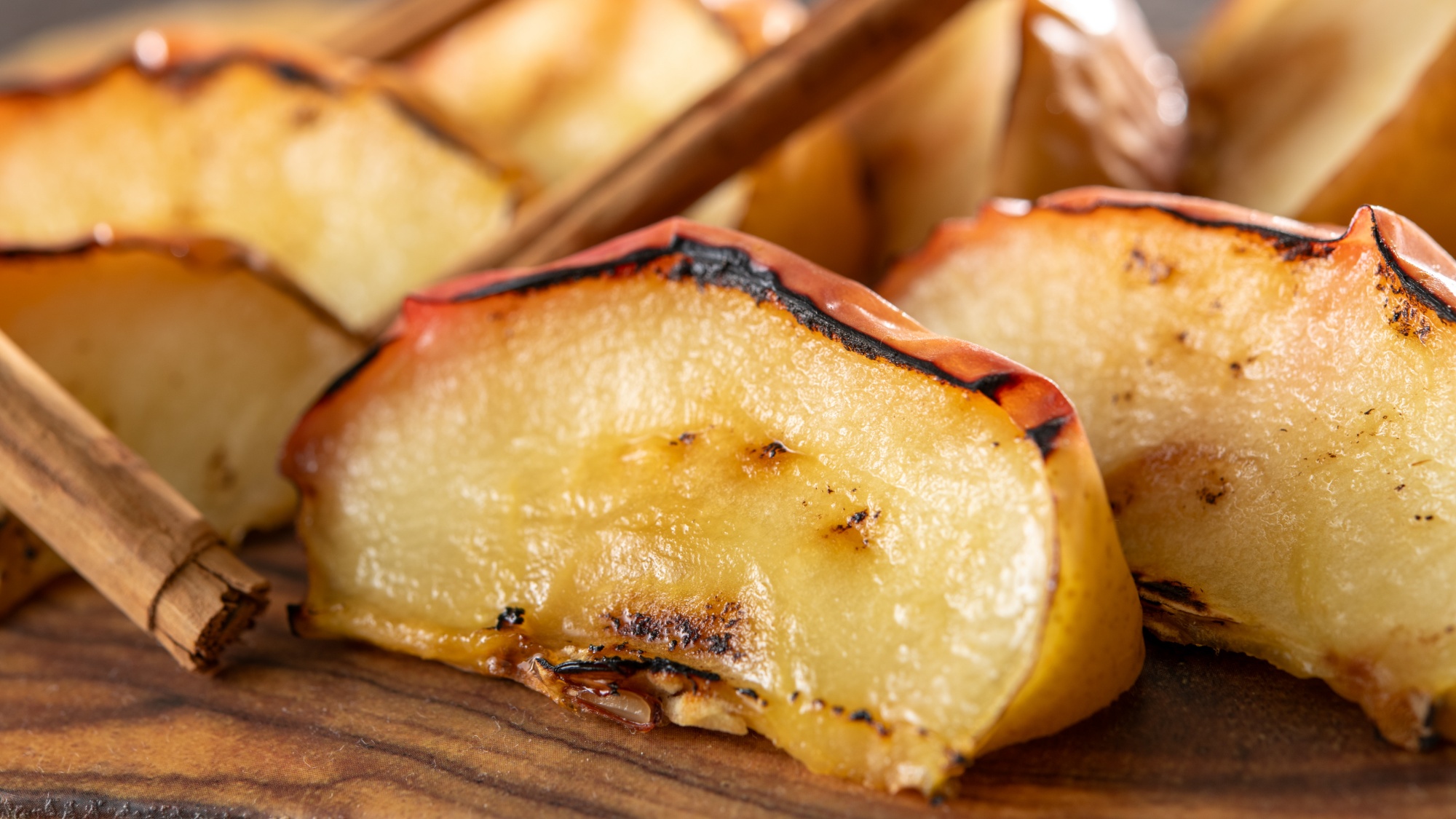 【青森の秋ビュッフェ】焼き林檎（9月・10月）