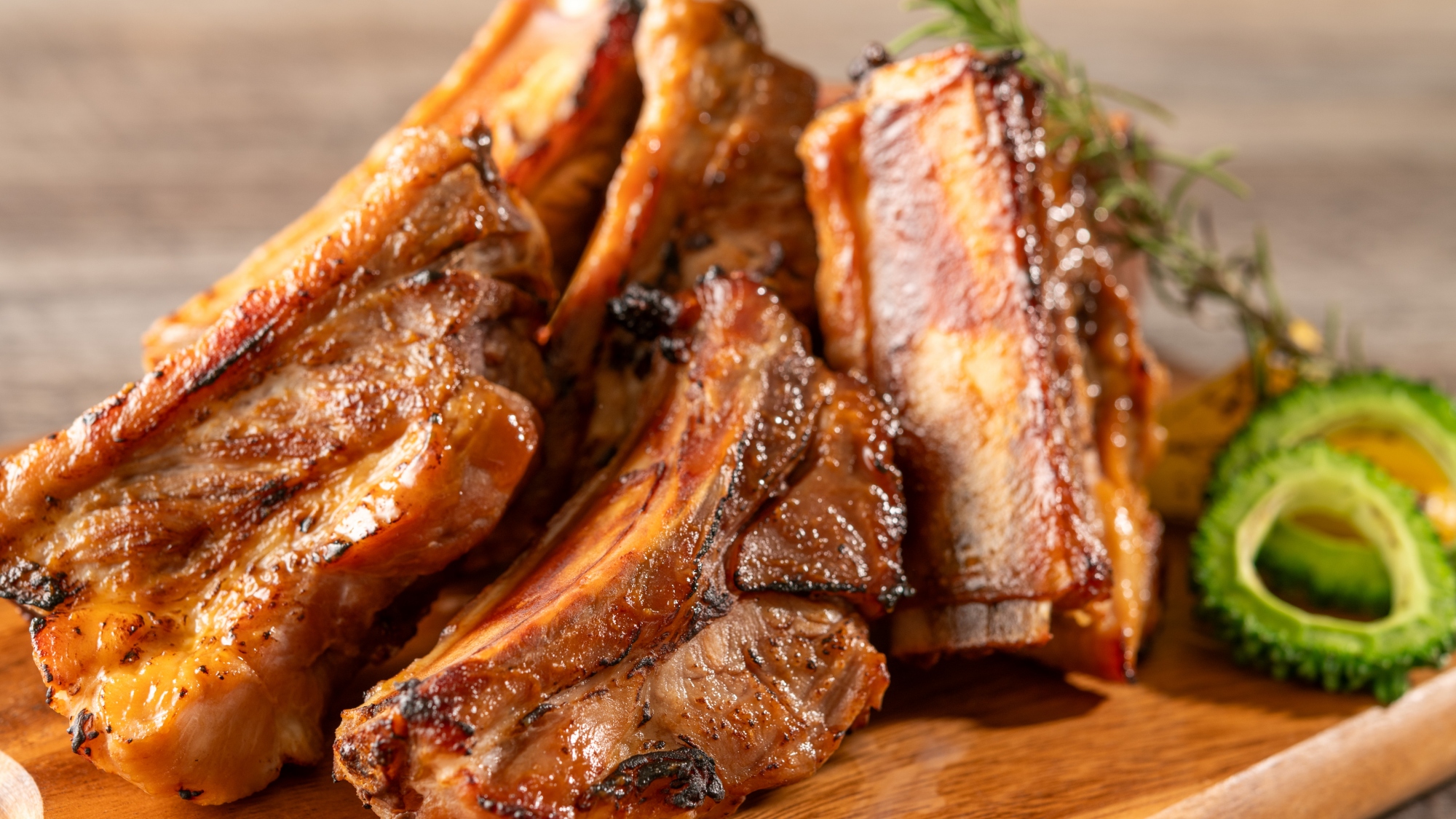 【青森の夏ビュッフェ】スペアリブ（7月～8月）