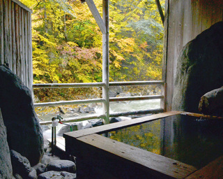 秋の檜木風呂