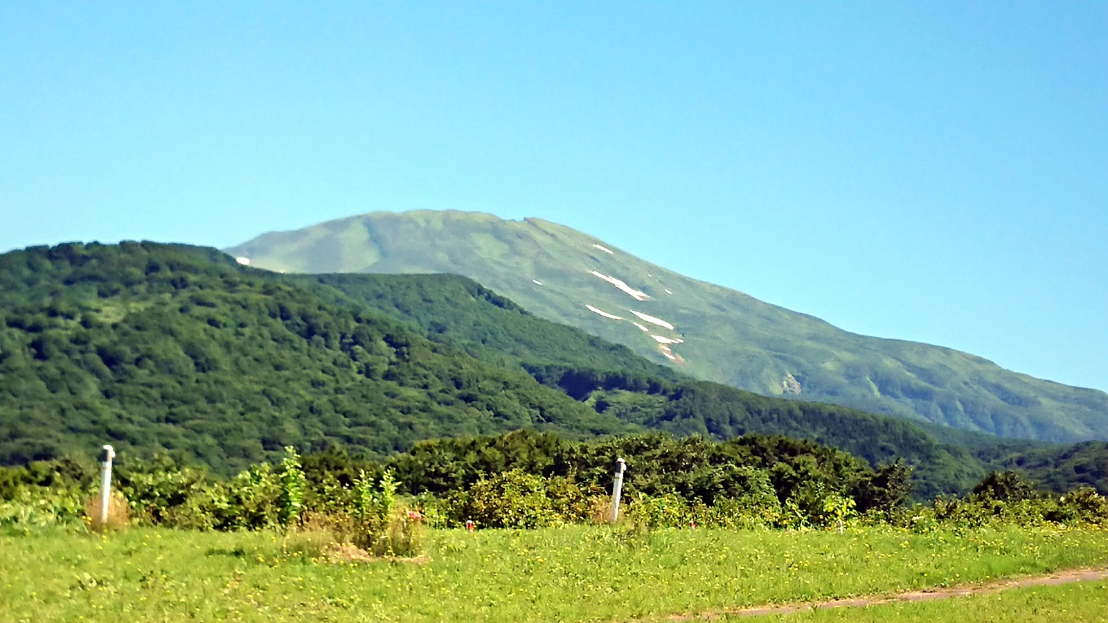 *早朝の鳥海山