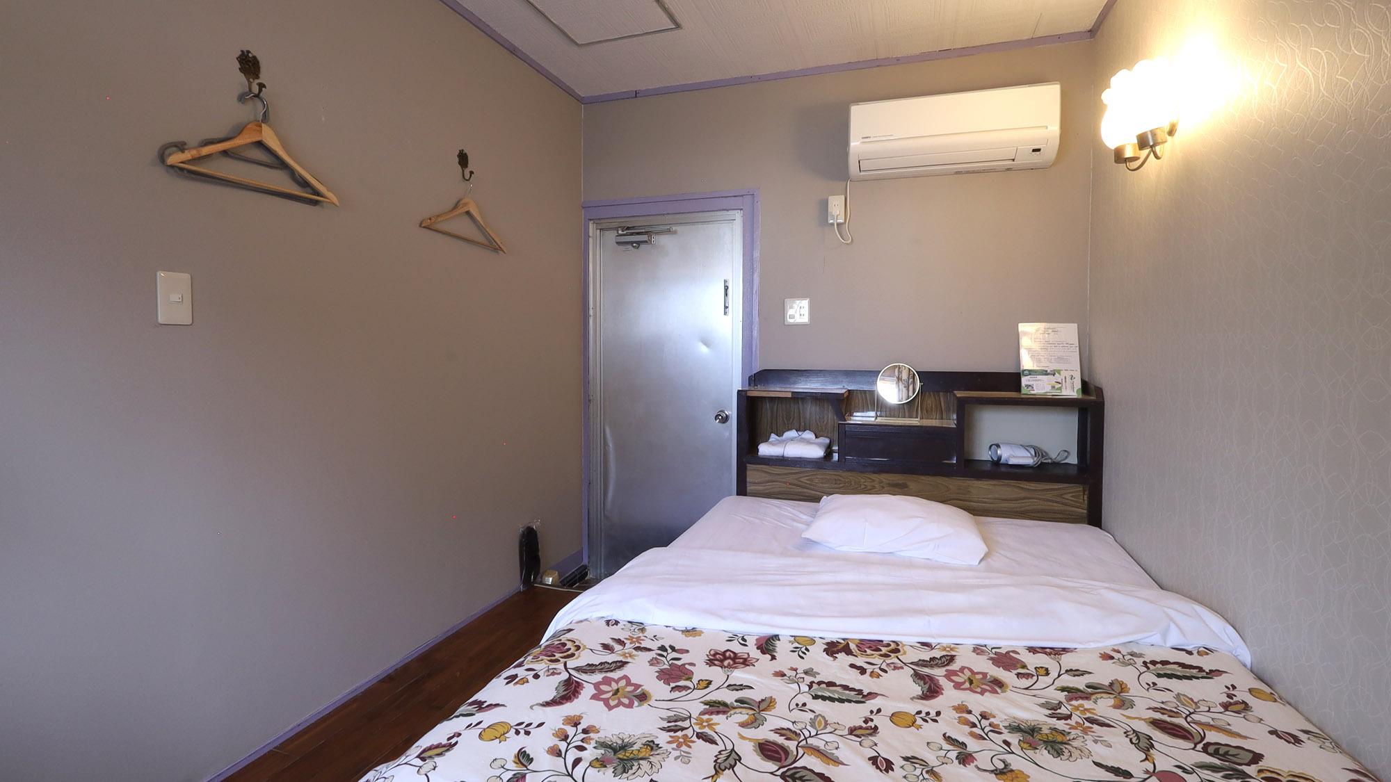 【コンパクトルーム】コンパクトながらも、白浜ホテルの個性がぎゅっと詰まったこのお部屋です