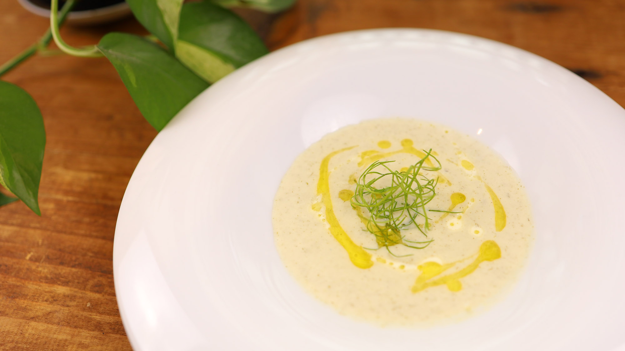 【朝食】日替りスープ。その時々のお野菜やフルーツを使ってお作りしています