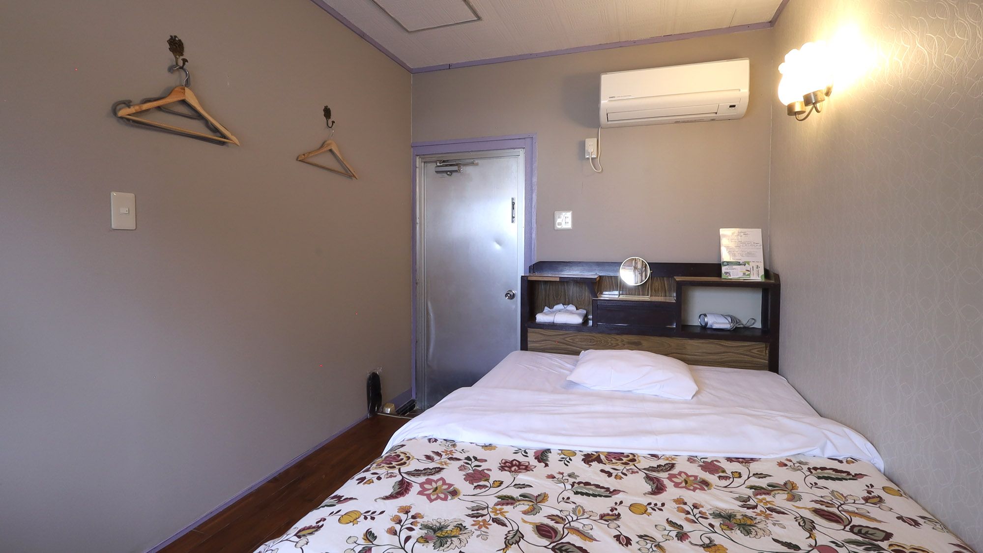 【コンパクトルーム】コンパクトながらも、白浜ホテルの個性がぎゅっと詰まったこのお部屋です