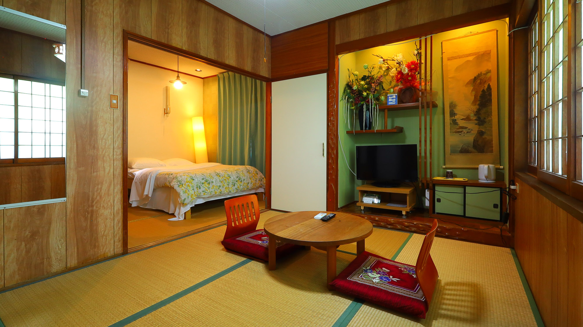 【日本間(和洋室)】子供さんがいるファミリーに人気のお部屋。また白浜ホテルでは１室だけの和室部屋です
