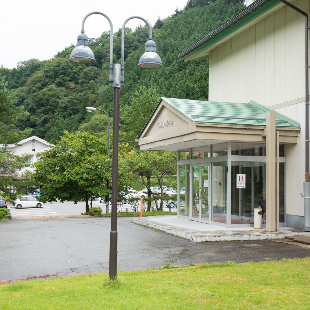 【別館外観】本館まで外を歩いて約３分