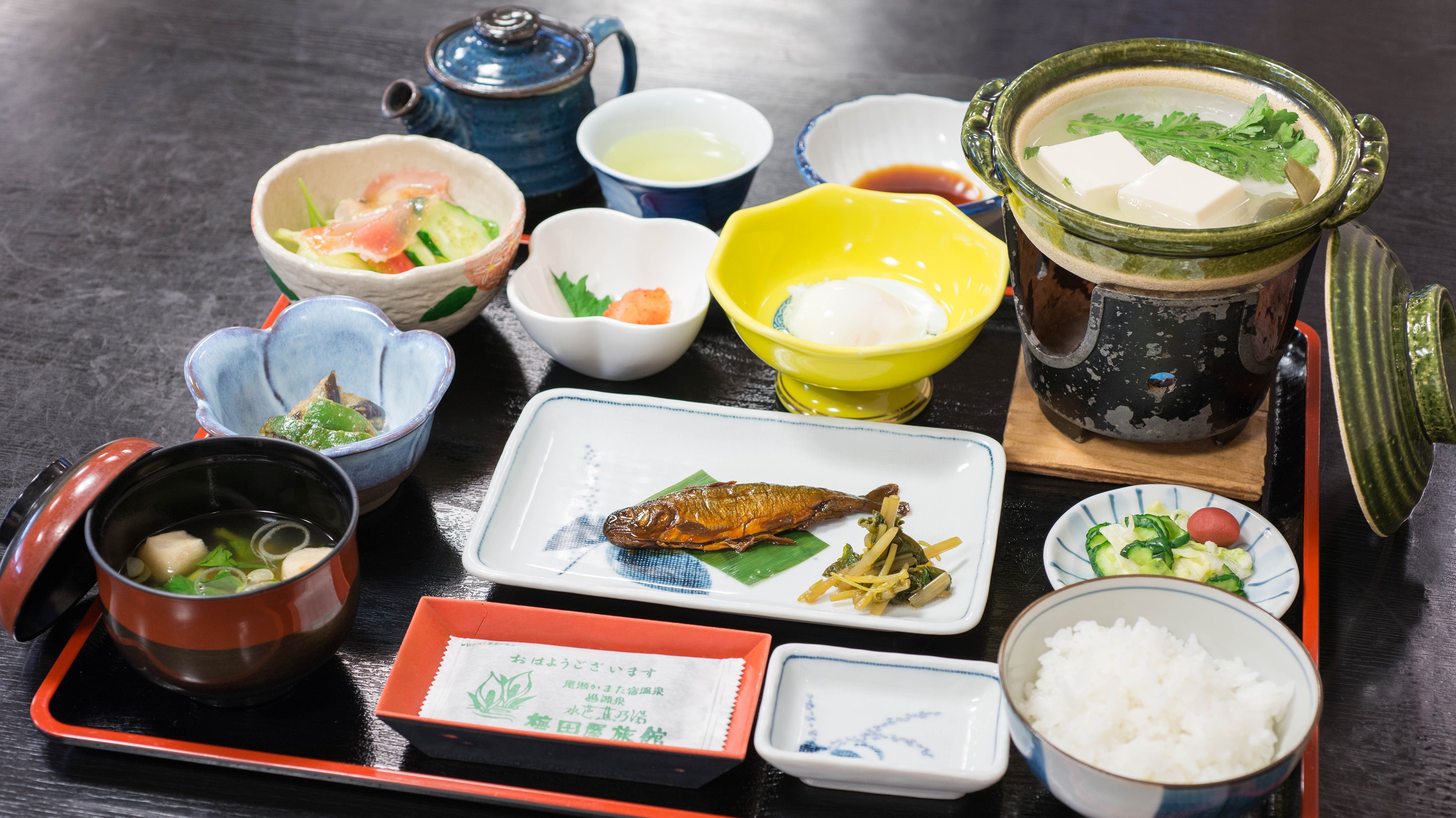 *朝食一例/群馬、尾瀬の地元の山川の幸がふんだんに使われた朝食。ふっくら炊いたごはんが美味