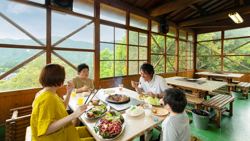【山小屋BBQ棟◆確約】本格派にお勧め！地元産宍粟牛2種食べ比べ！炭火焼BBQグルメプラン＜2食付＞