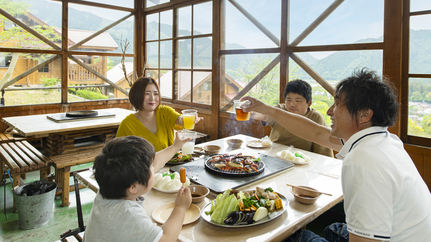 【山小屋BBQ棟◆確約】山の幸と海の幸を一度に！宍粟牛×海鮮の炭火焼BBQグルメプラン＜2食付＞