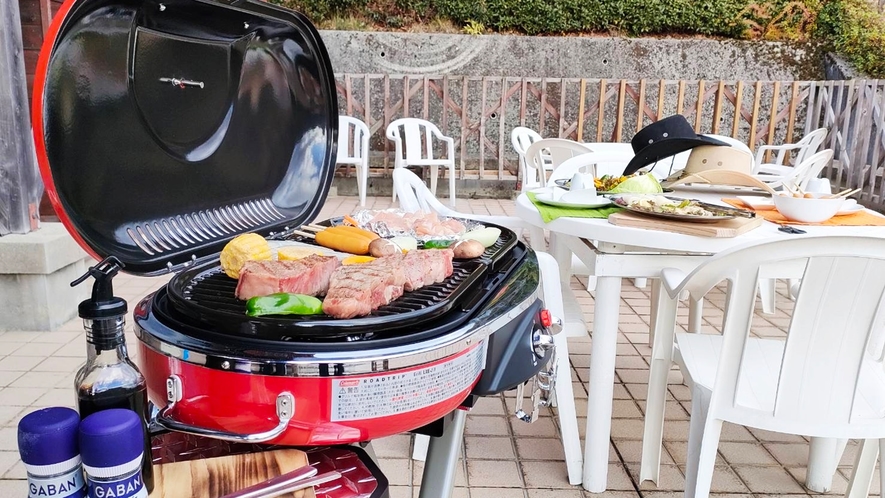 テンガロンハットを被って広いテラスでBBQ♪