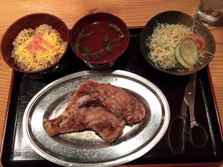 田中屋　ランチ骨付きどり　￥1240