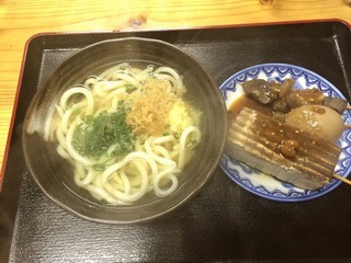 かけうどん￥200　おでん￥100