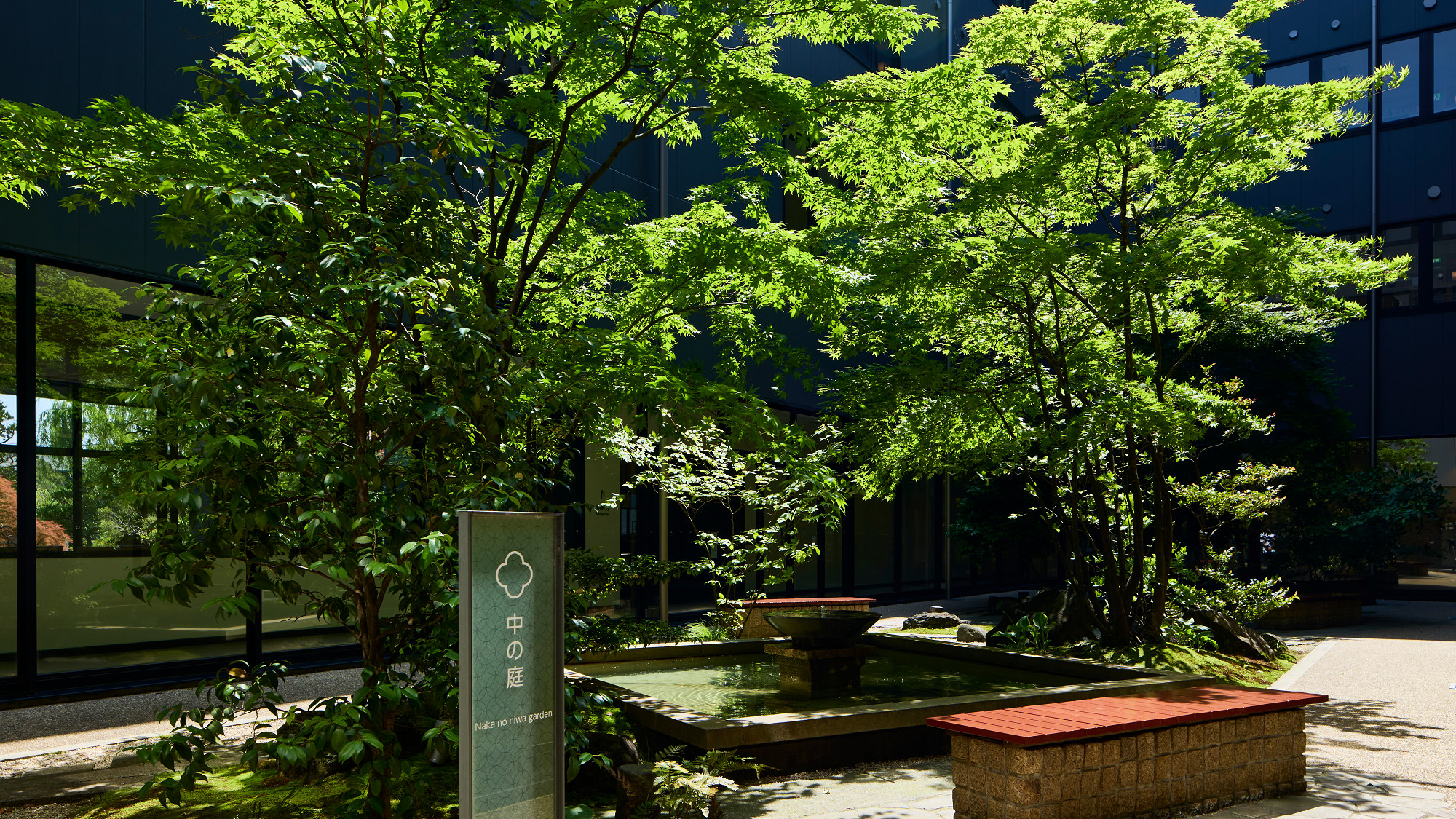 非日常的な時間が流れる四つの庭園。