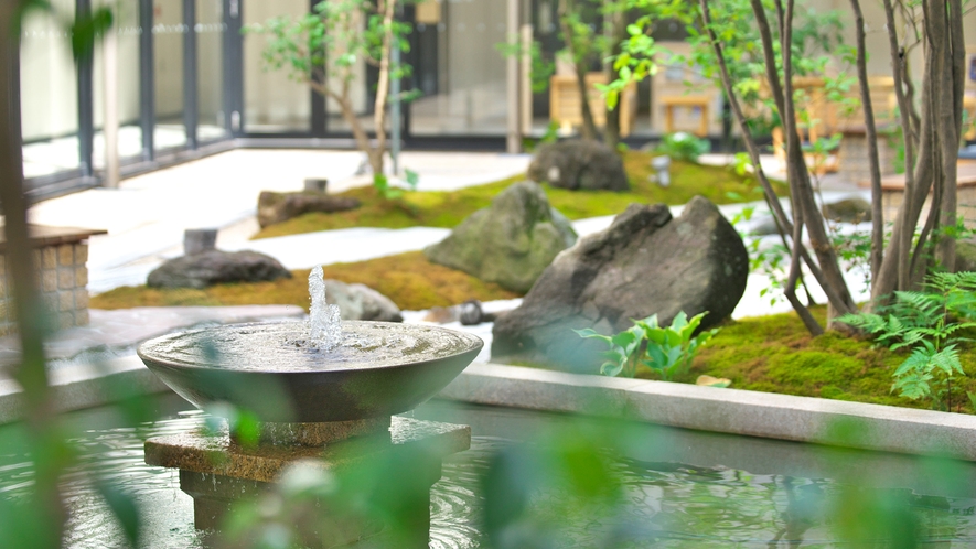 非日常的な時間が流れる四つの庭園。