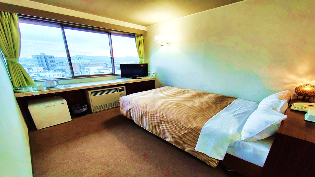 スタンダード/セミダブルルーム