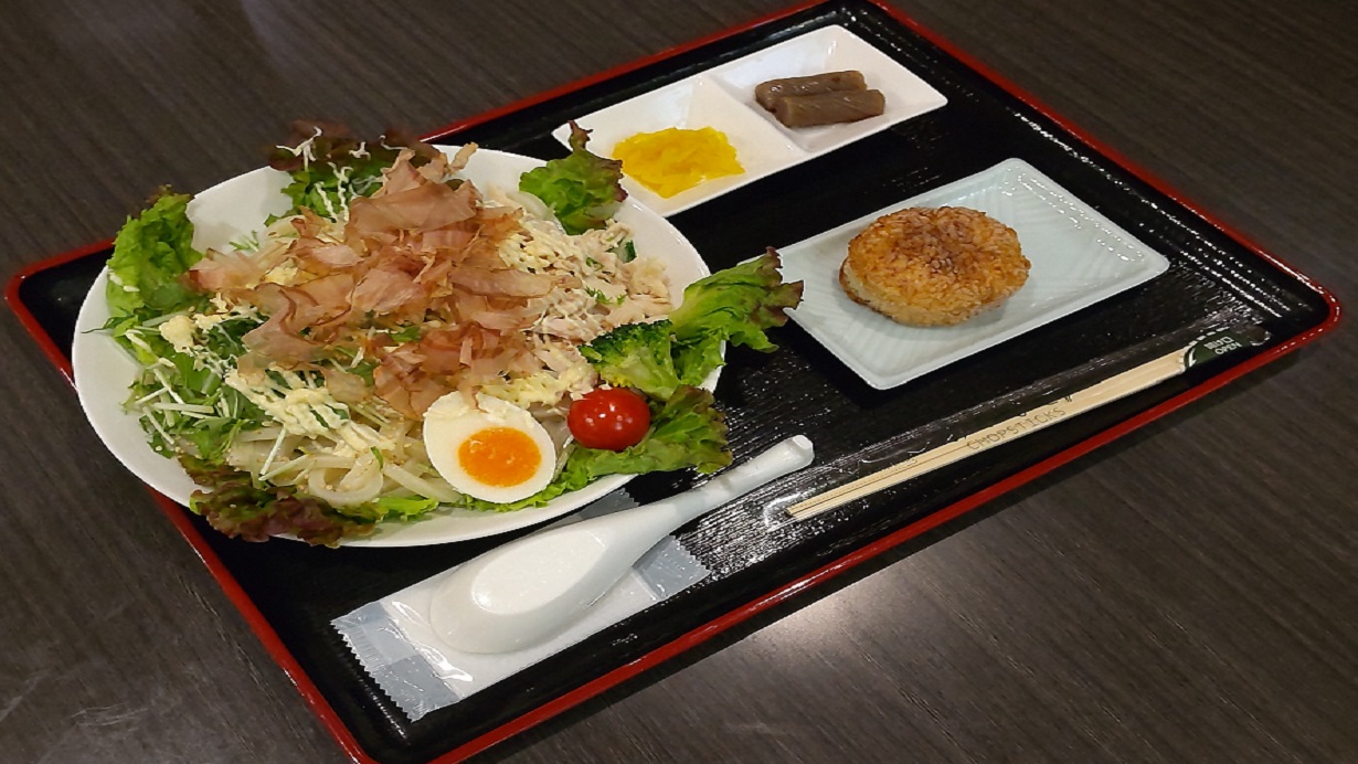 サラダうどん＆焼きおにぎり