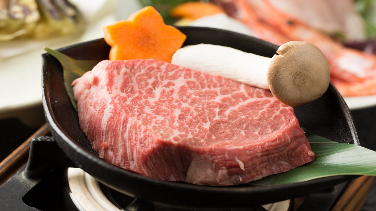 ずわいかに・香住かに・2種類のかにを食べ比べ！サイコロステーキ付き