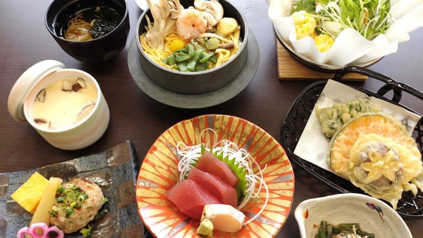 【残暑お見舞いプラン】温泉に入って夏の疲れを吹き飛ばそう！当館名物の季節の釜飯/2食付
