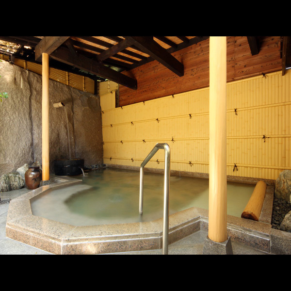 Open-air bath