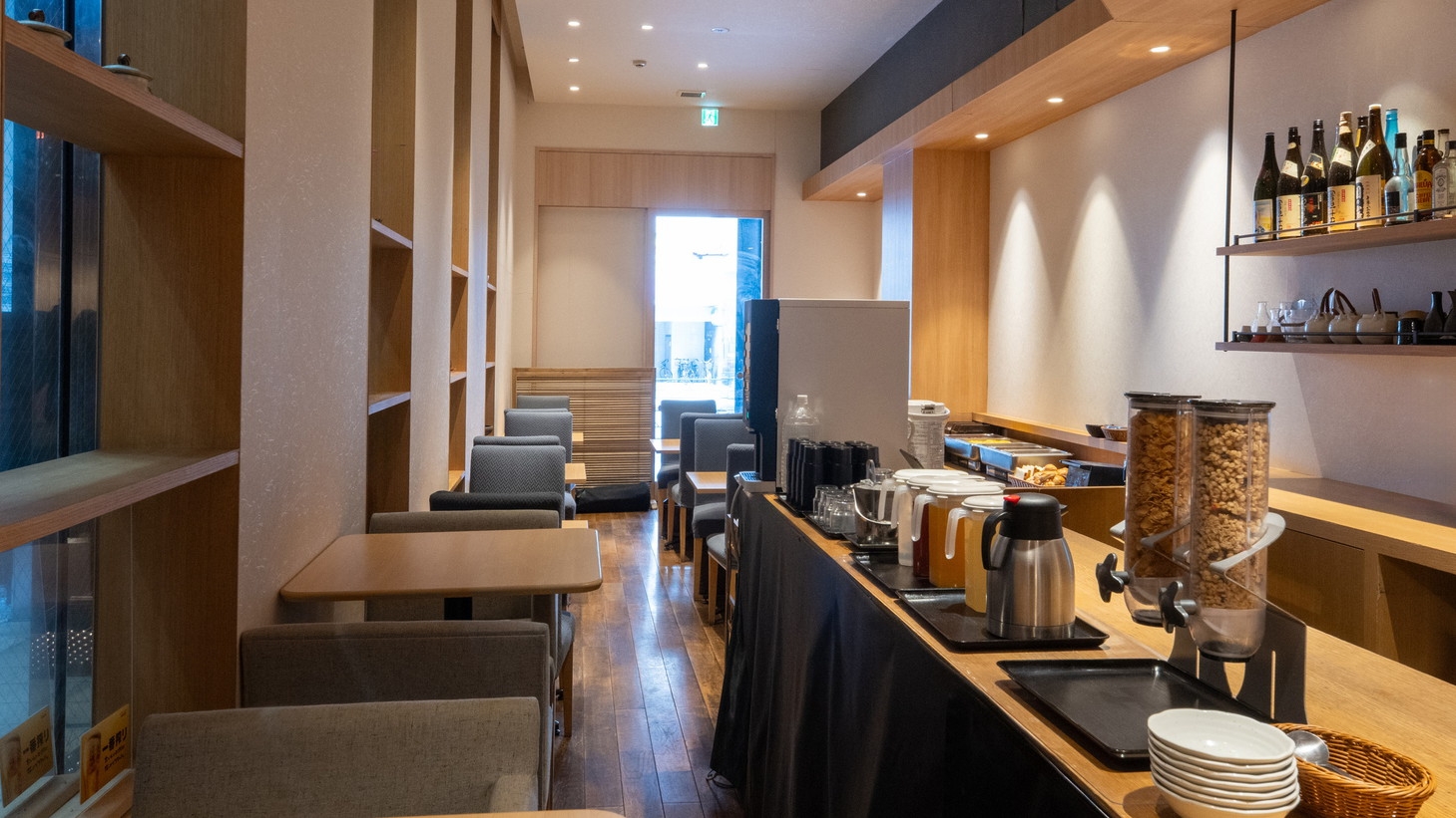 【朝食ビュッフェ付き】メイン2種と日替り和洋ビュッフェ