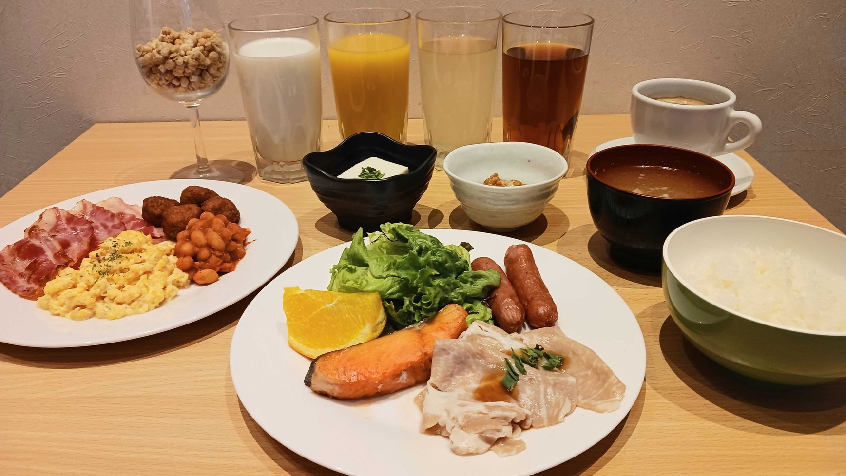 【朝食付プラン】メイン2種と日替り和洋ビュッフェ