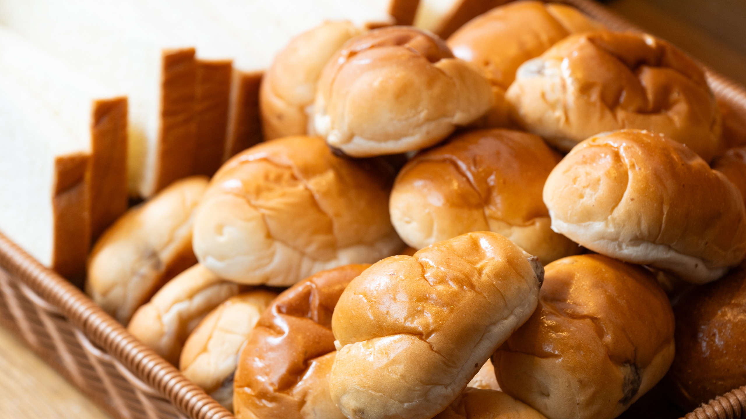 【朝食】ロールパン