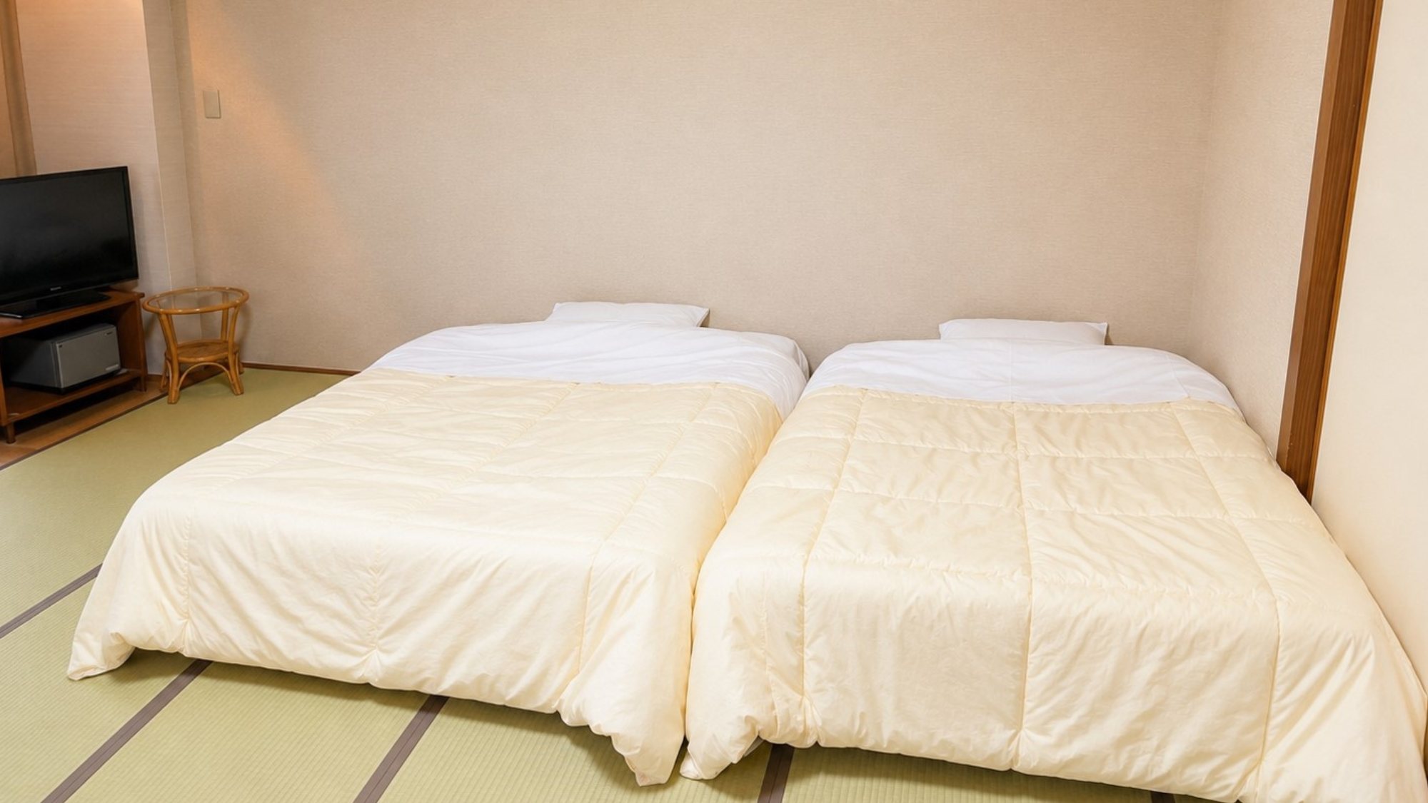 布団を敷いてゆっくり休める和室スタイル客室