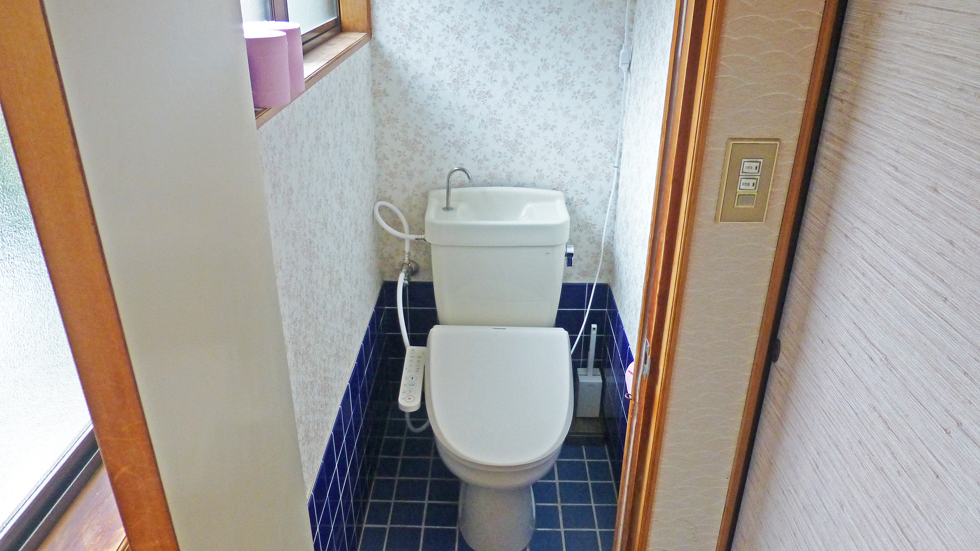 *客室一例／洗浄機付きトイレが備え付いており、安心です。