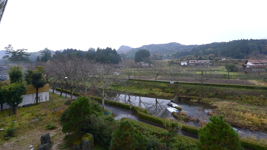 ＊部屋からの景色／静かな朝を迎えられます。