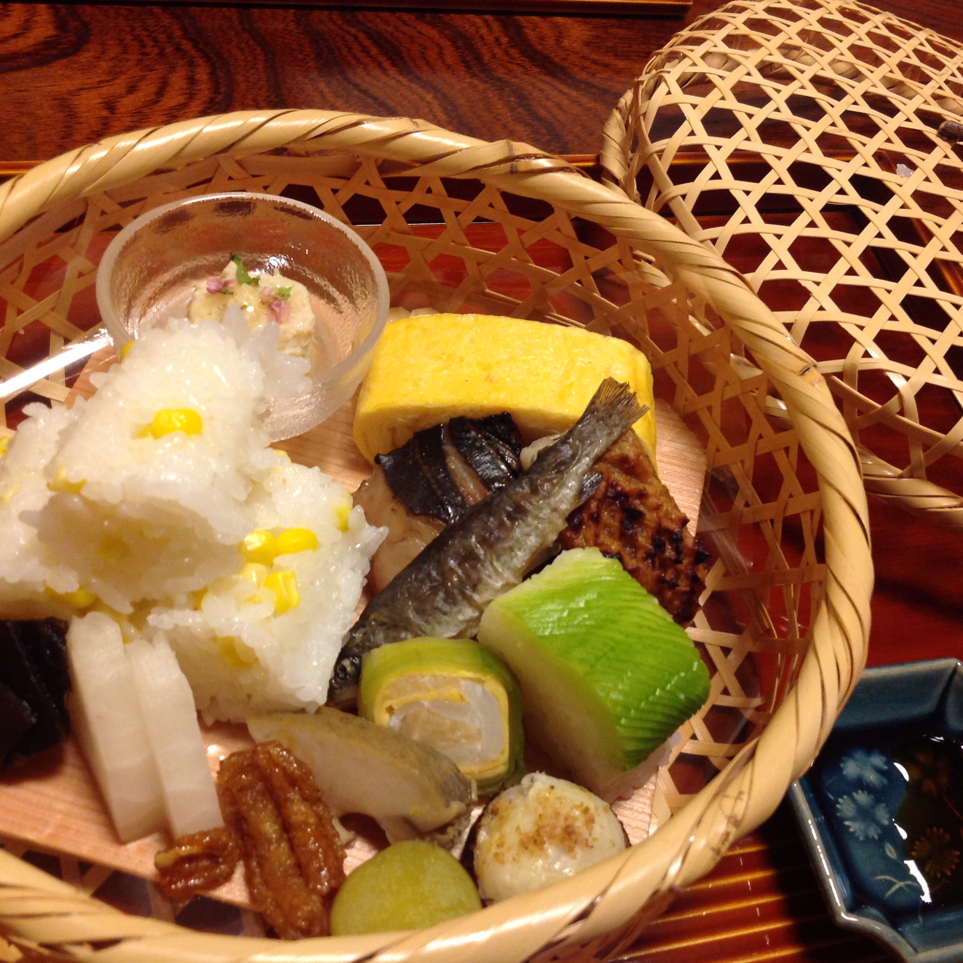 繊細で美味な祇園の京料理。食べること大好きな宿主にご相談ください！