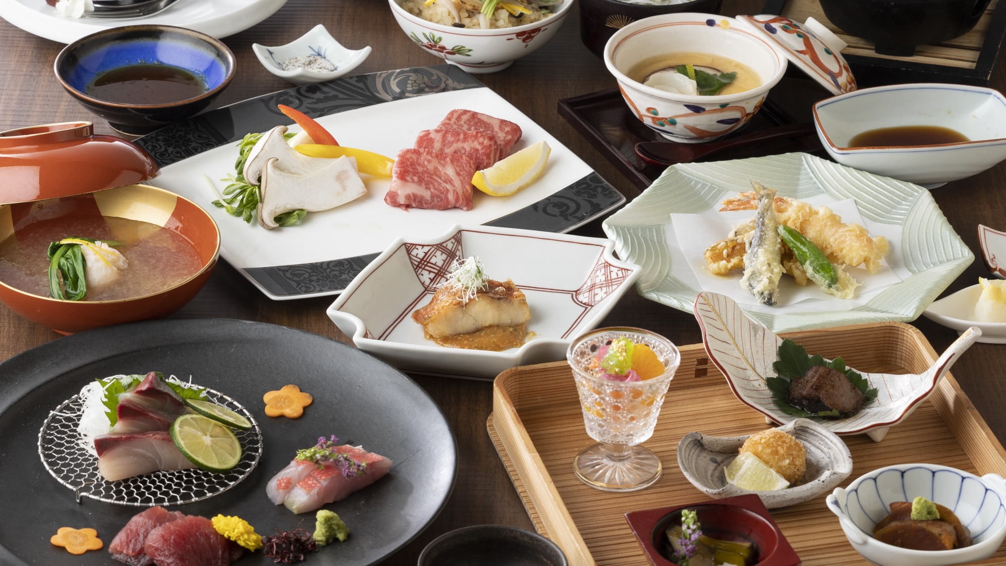 【雪の大谷 春アルペンルート◆観光アクセス◎】＜ご夕食時間：17:30〜19:00＞ご夕食は創作和食