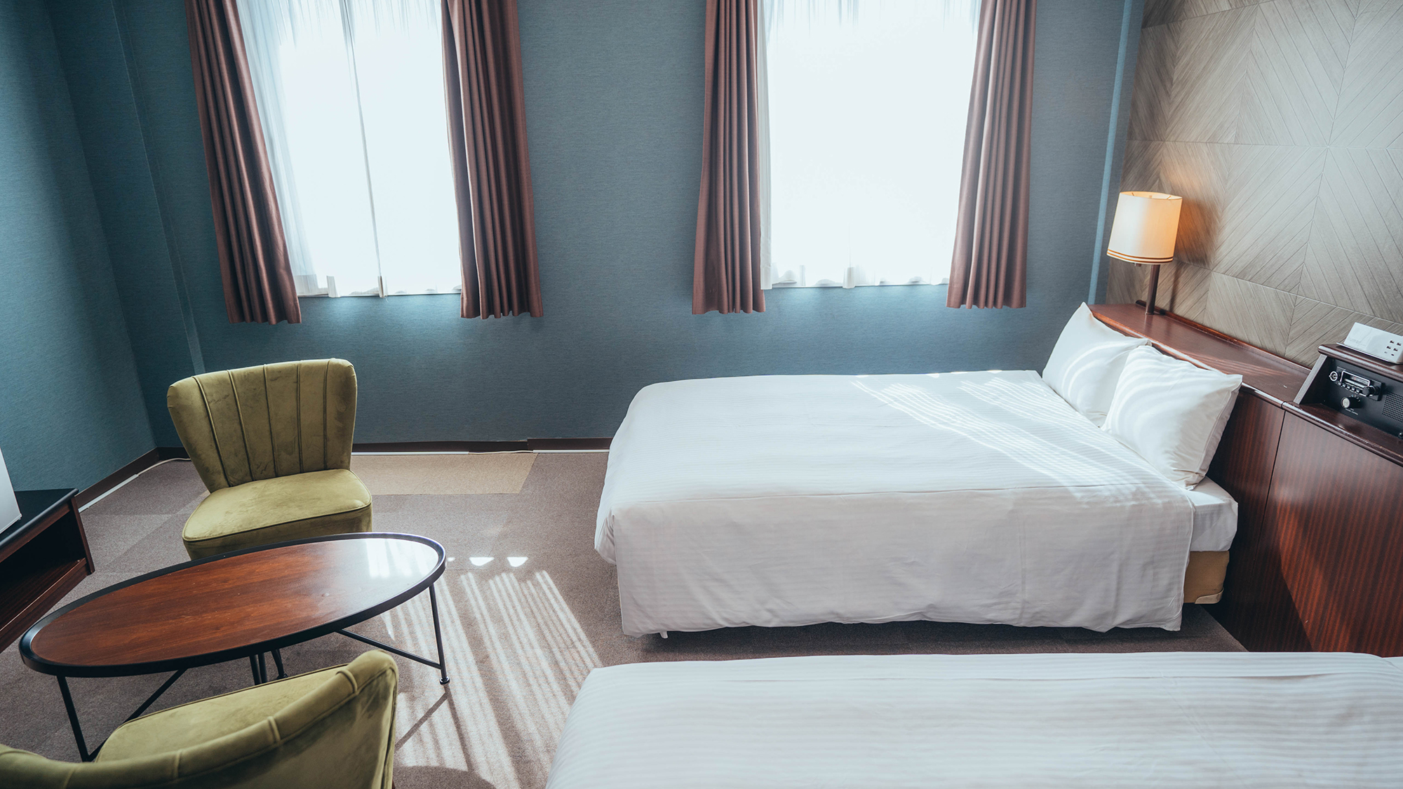 トリプルルーム【セミダブルベッド120cm&times;2台・シングルベッド100cm&times;1台】