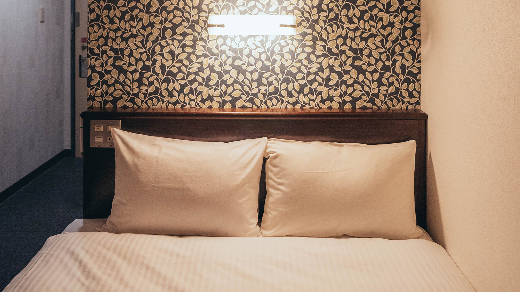 エコノミーセミダブルルーム【セミダブルベッド130cm】