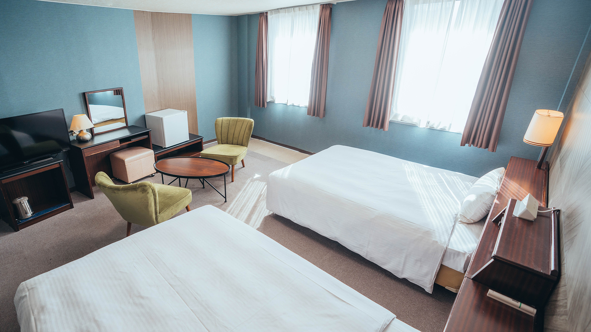 デラックスツインルーム【セミダブルベッド120cm&times;2台】