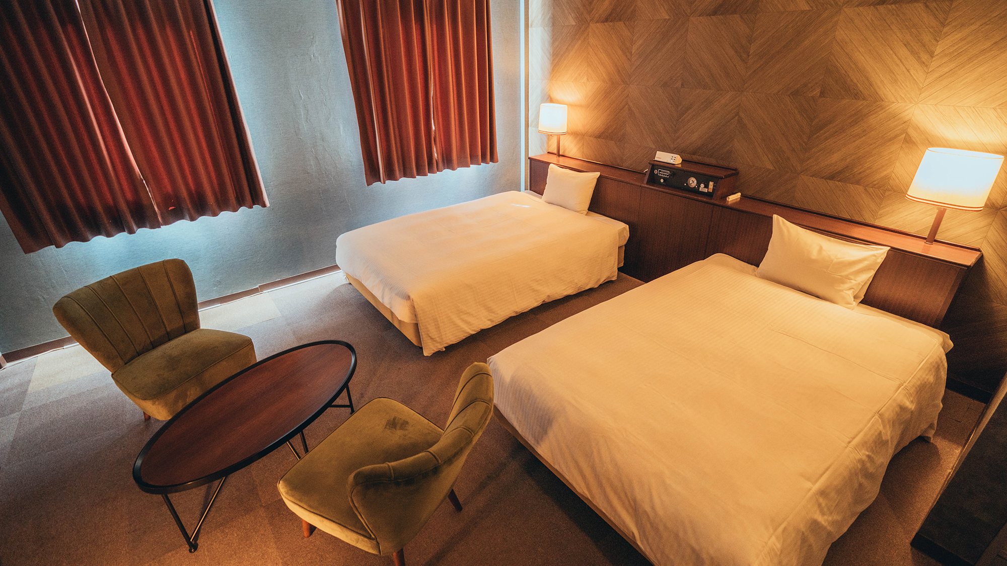 デラックスツインルーム【セミダブルベッド120cm&times;2台】