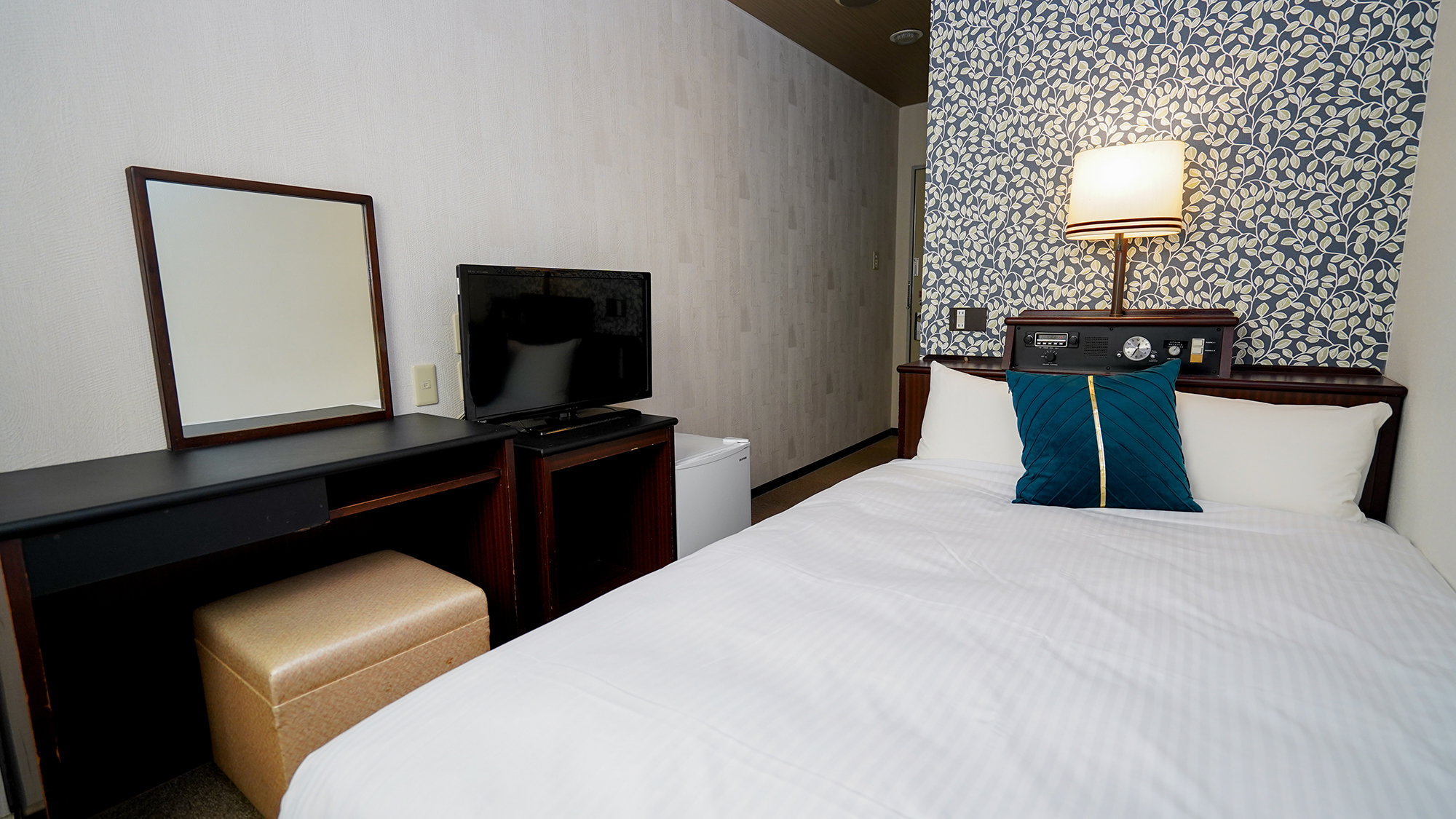 エコノミーセミダブルルーム【セミダブルベッド130cm】