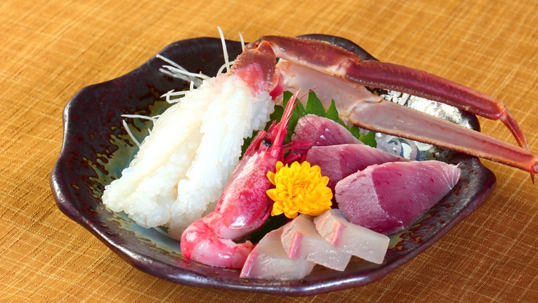 桜もカニ刺しも満開！【春限定】タグ付き【活】香住ガニ贅沢2匹フルコース＋お得に選べる但馬牛１品コース