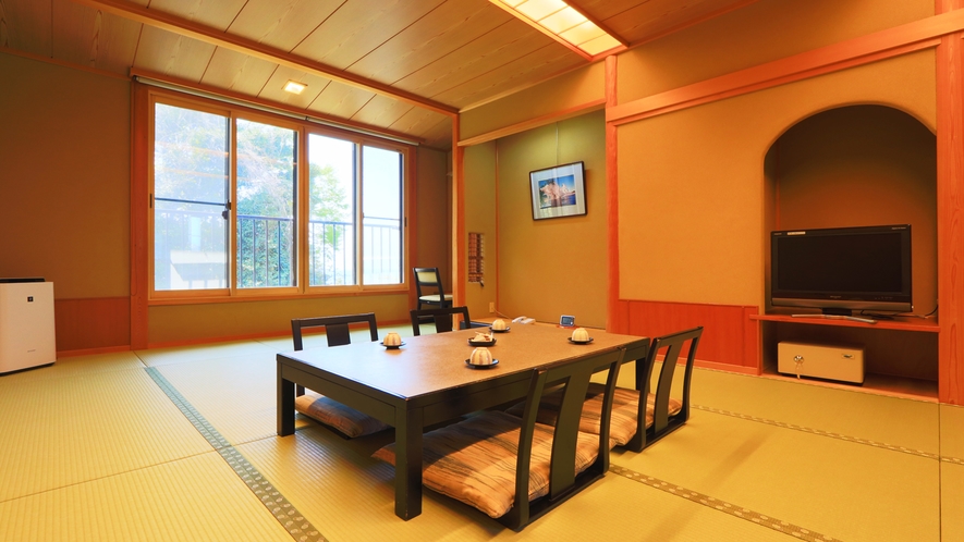 【洗面・トイレ付14畳和室】 すべてのお部屋から日本海を眺めることができます。