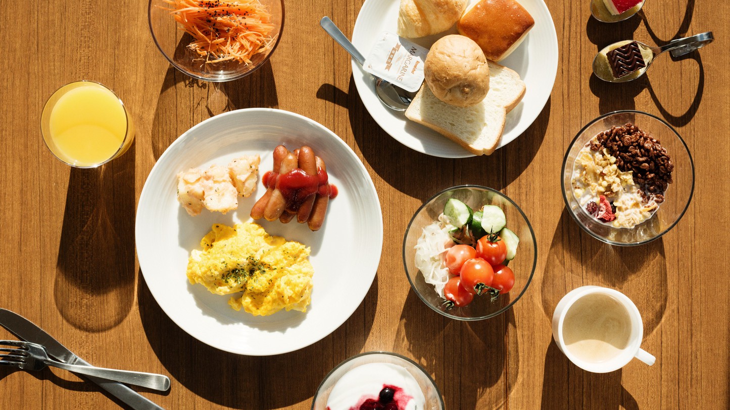 【期間限定SALE】新鮮野菜と厳選素材の日替わりビュッフェ（朝食付）