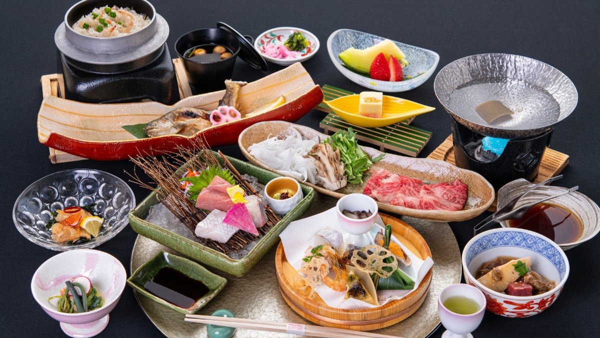【1日2組限定】おまかせ部屋で最大2200円引き！温泉露天風呂付客室×季節懐石料理をお得に＜2食付＞