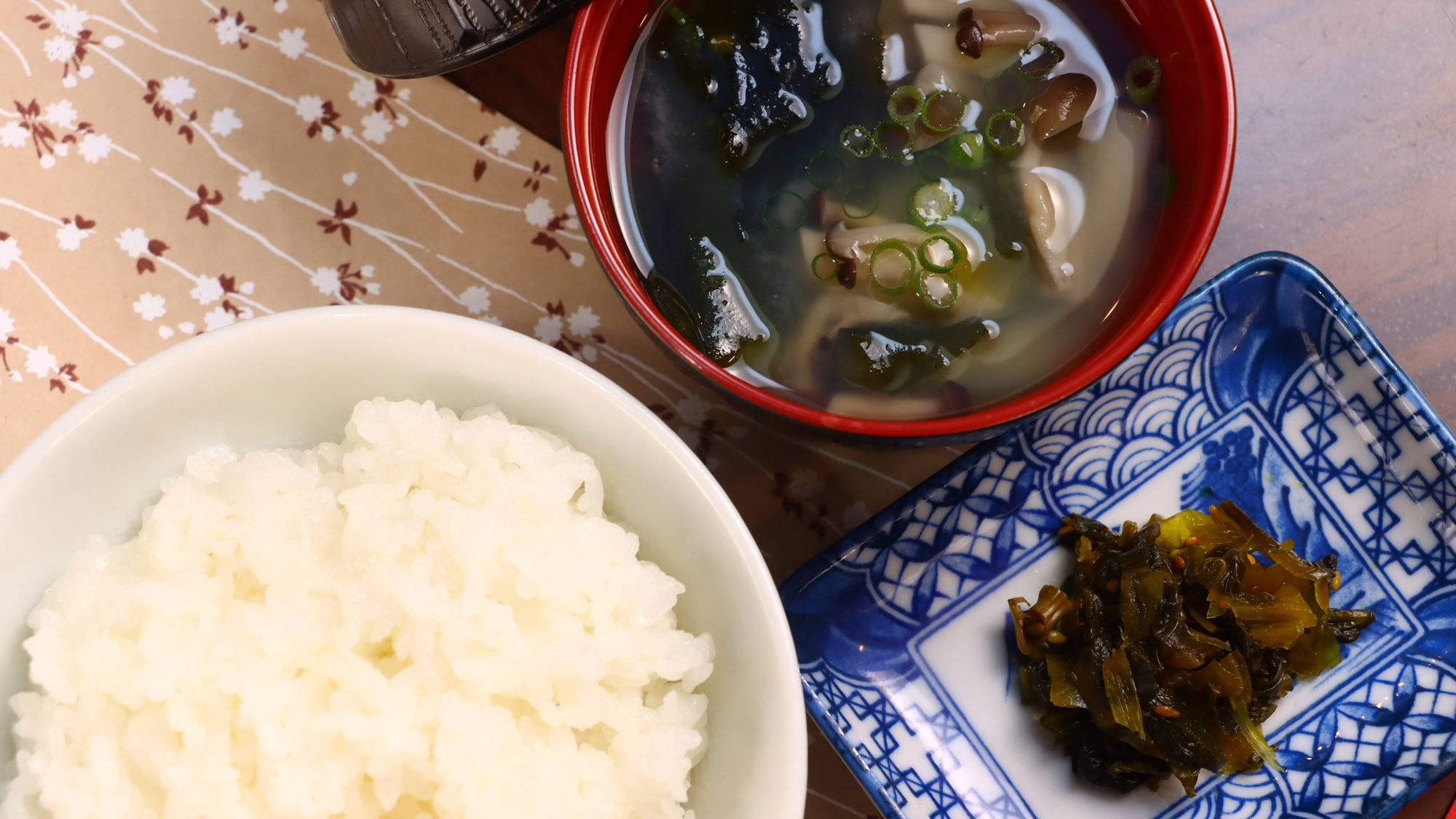 【朝食付き】朝食は本館の旅館兼六園で和朝食をどうぞ☆無料駐車場有