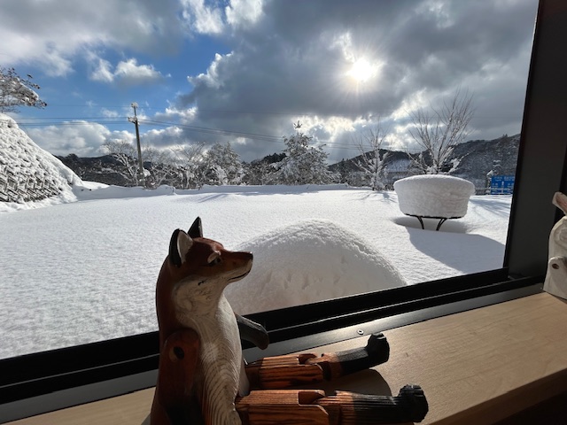 2025　大雪の日のログ風コテージ
