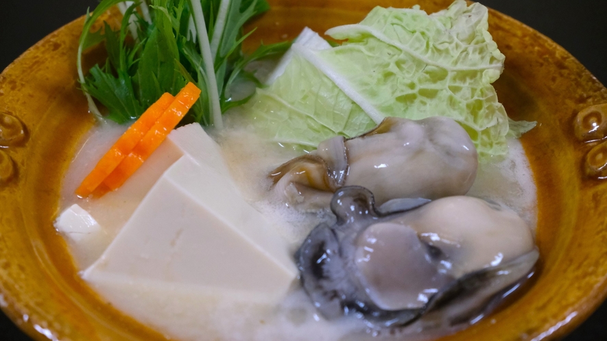 【夏のお料理】岩牡蠣の土手鍋風味噌煮
